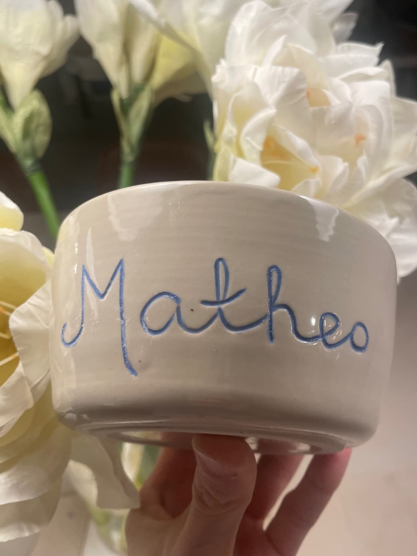 Glazed Matheo cup in blue script